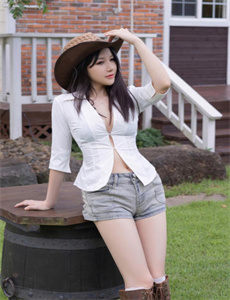 《出差征服美艳人妻HD-苍井空三年级片》