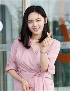 《一个好妈妈1中字讲话的背景资料-大香伊人蕉在线观》